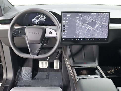 Used 2024 Tesla Model X image 15