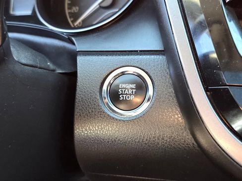 Used 2022 Toyota Camry SE w/ Convenience Package FWD image 26