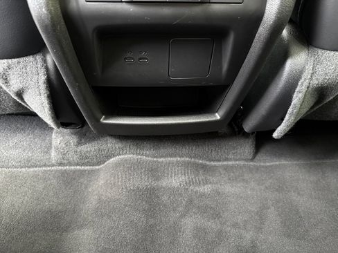 Used 2025 Buick Enclave Preferred image 28