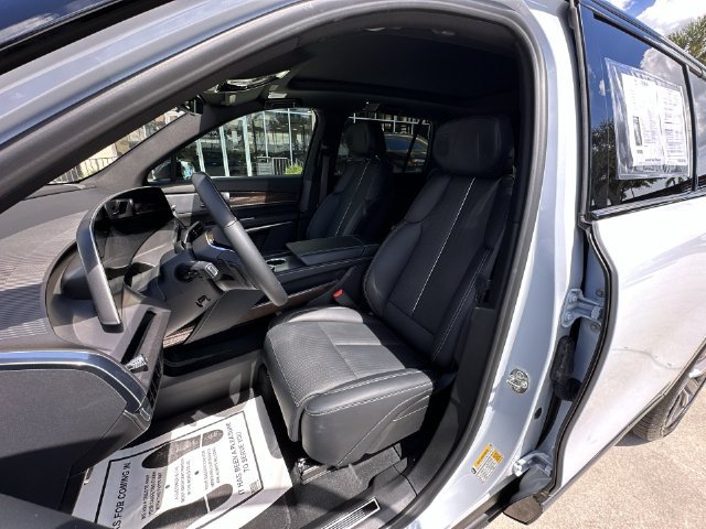Certified 2026 Cadillac Vistiq Sport AWD/4WD image 19