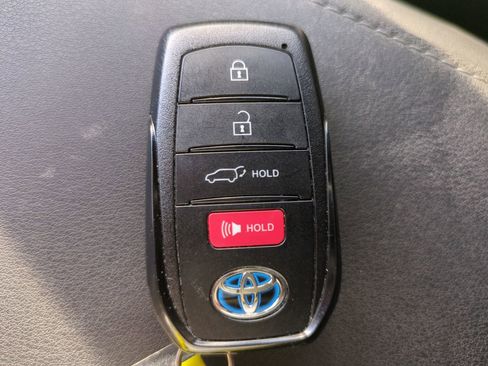 Used 2021 Toyota Venza Limited w/ Advanced Technology Package image 30