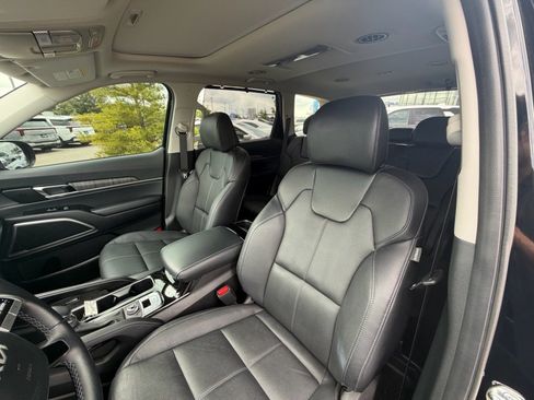 Used 2024 Kia Telluride EX AWD/4WD image 12