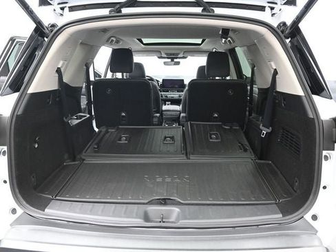 New 2026 Nissan Pathfinder Platinum image 35