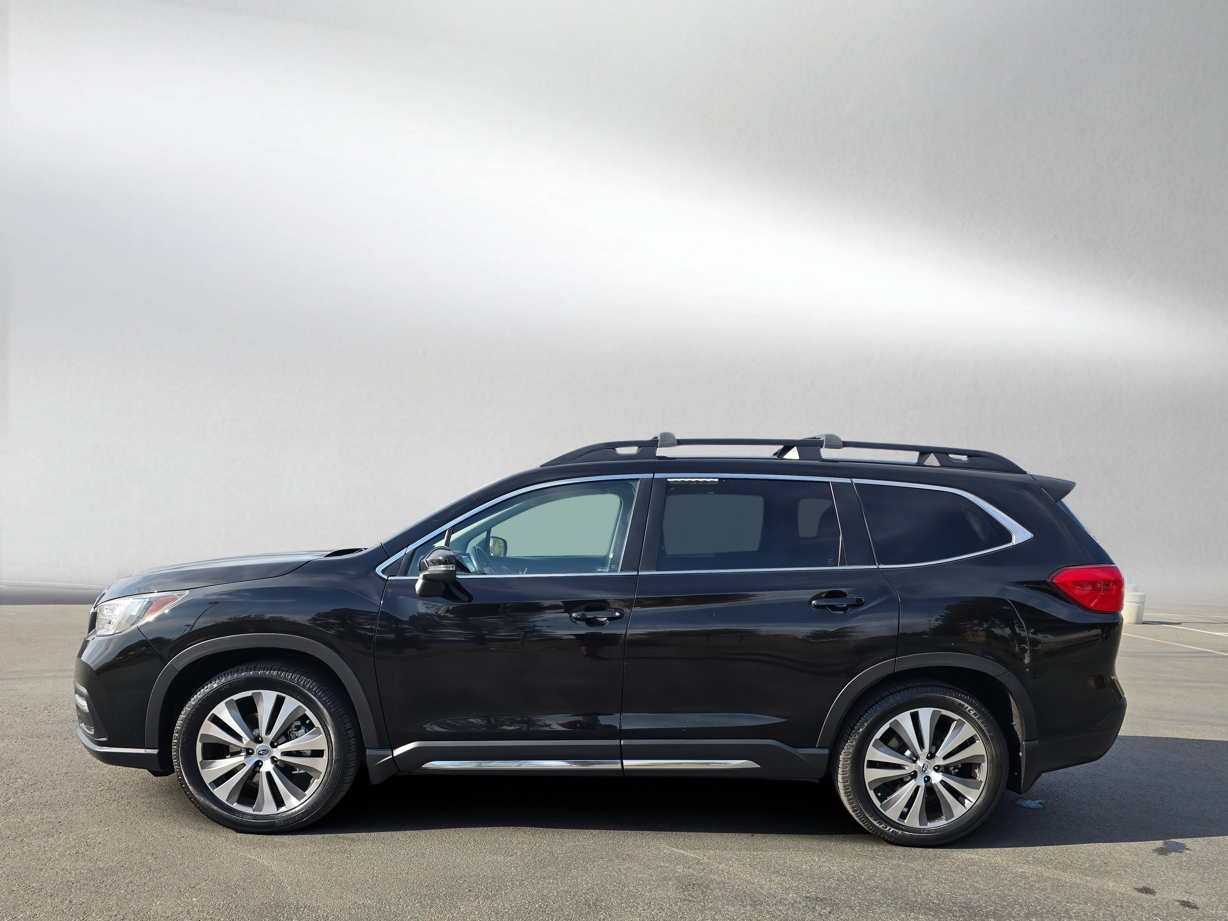Used 2021 Subaru Ascent Limited w/ Technology Package AWD/4WD image 2