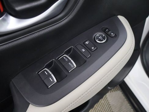 Used 2025 Honda HR-V EX-L image 37