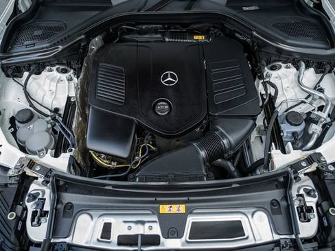 Used 2024 Mercedes-Benz GLC 300 4MATIC image 19