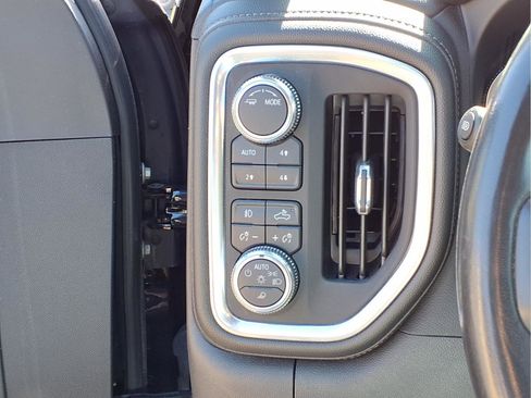 Used 2021 GMC Sierra 2500 Denali w/ Denali Ultimate Package AWD/4WD image 16