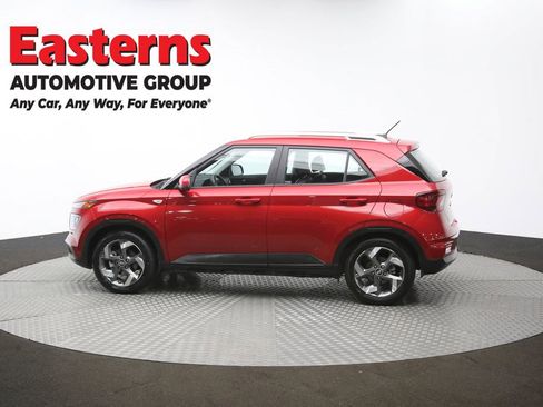 Used 2023 Hyundai Venue Limited image 62