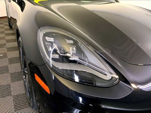 Certified 2023 Porsche Panamera 4 Platinum Edition AWD/4WD image 12