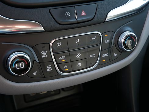 Used 2024 Chevrolet Equinox LT AWD/4WD image 28