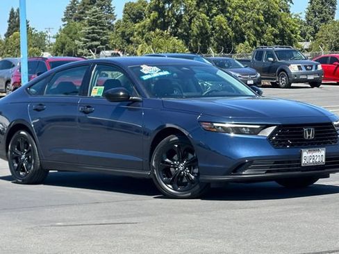 Used 2025 Honda Accord SE image 2