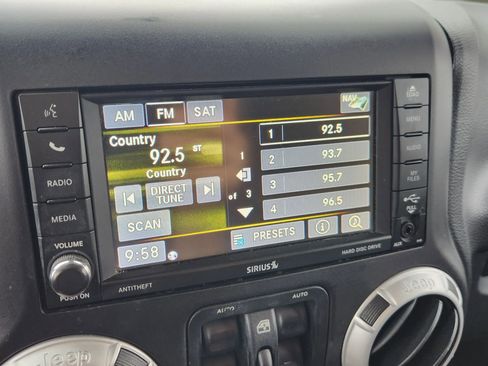 Used 2014 Jeep Wrangler Unlimited Sahara w/ Max Tow Package image 28