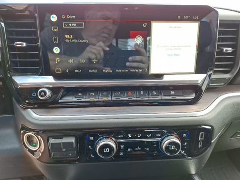 Used 2022 GMC Sierra 1500 SLT w/ SLT Premium Plus Package AWD/4WD image 22