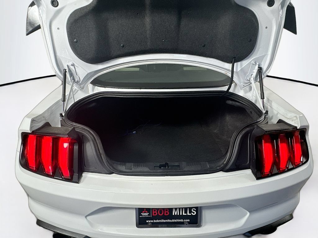 Used 2022 Ford Mustang Coupe RWD image 24