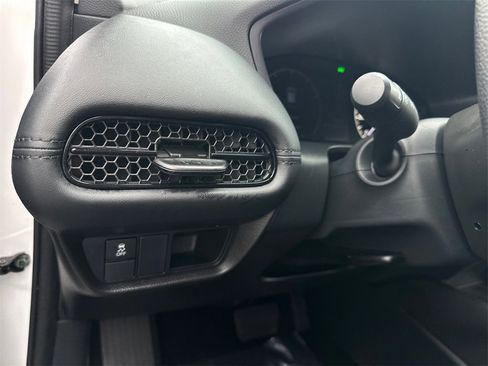 Used 2025 Honda HR-V LX image 30