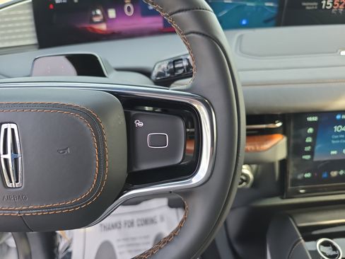 New 2025 Lincoln Navigator Black Label image 17