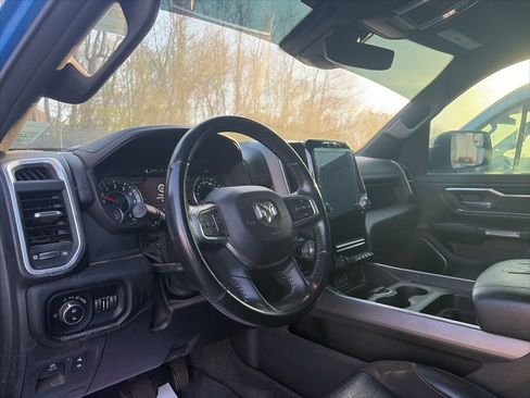 Used 2021 RAM 1500 Laramie w/ Sport Appearance Package AWD/4WD image 9