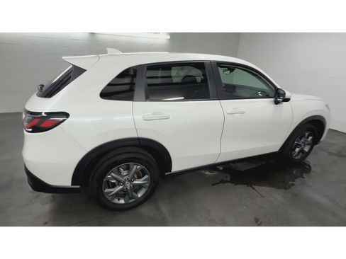 Certified 2026 Honda HR-V LX image 9