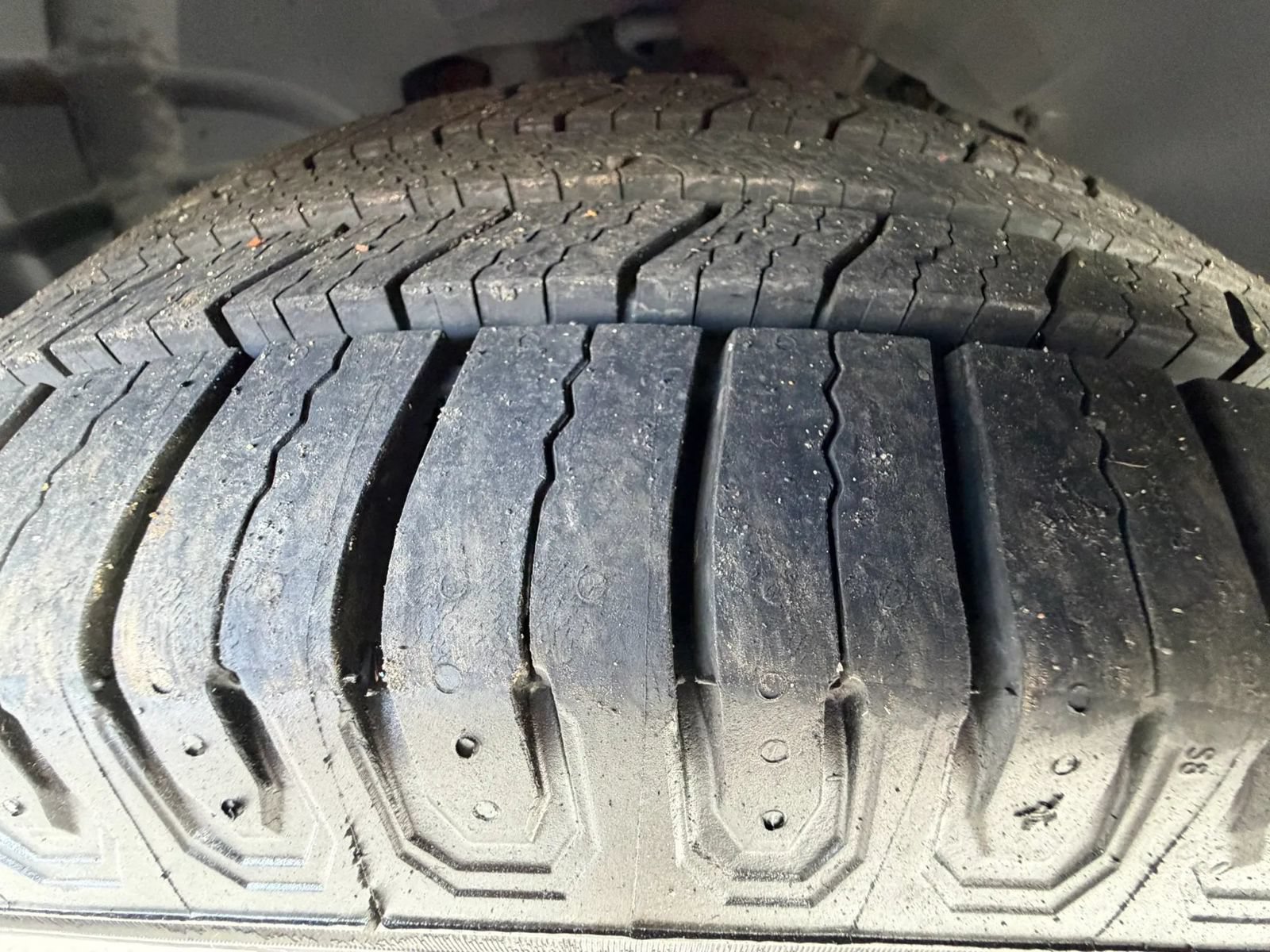 Used 2010 Jeep Liberty Limited w/ Tire & Wheel Group AWD/4WD image 27