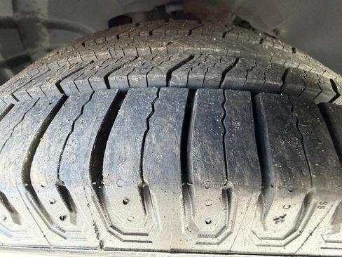 Used 2010 Jeep Liberty Limited w/ Tire & Wheel Group AWD/4WD image 27