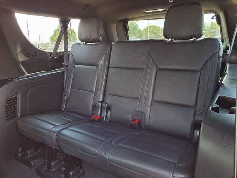 Used 2023 Chevrolet Suburban Z71 w/ Luxury Package AWD/4WD image 23