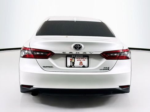Used 2022 Toyota Camry XLE image 8