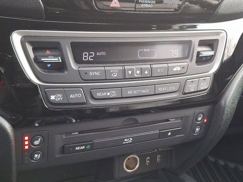 Used 2016 Honda Pilot Elite image 18