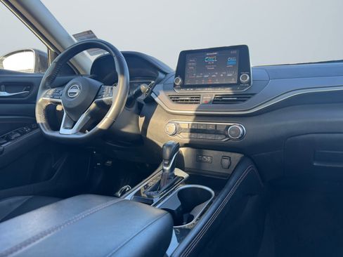 Used 2023 Nissan Altima 2.5 SR image 14