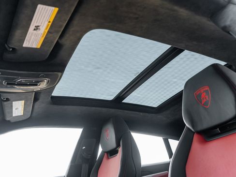 Used 2022 Lamborghini Urus AWD/4WD image 26