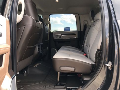 New 2026 RAM 2500 Laramie AWD/4WD image 15