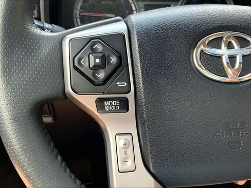 Used 2018 Toyota 4Runner SR5 Premium AWD/4WD image 25
