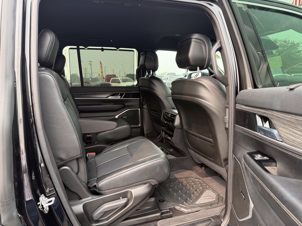 Used 2023 Jeep Wagoneer Series II w/ Convenience Group I AWD/4WD image 21