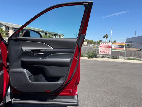 Certified 2024 Toyota Grand Highlander XLE image 15