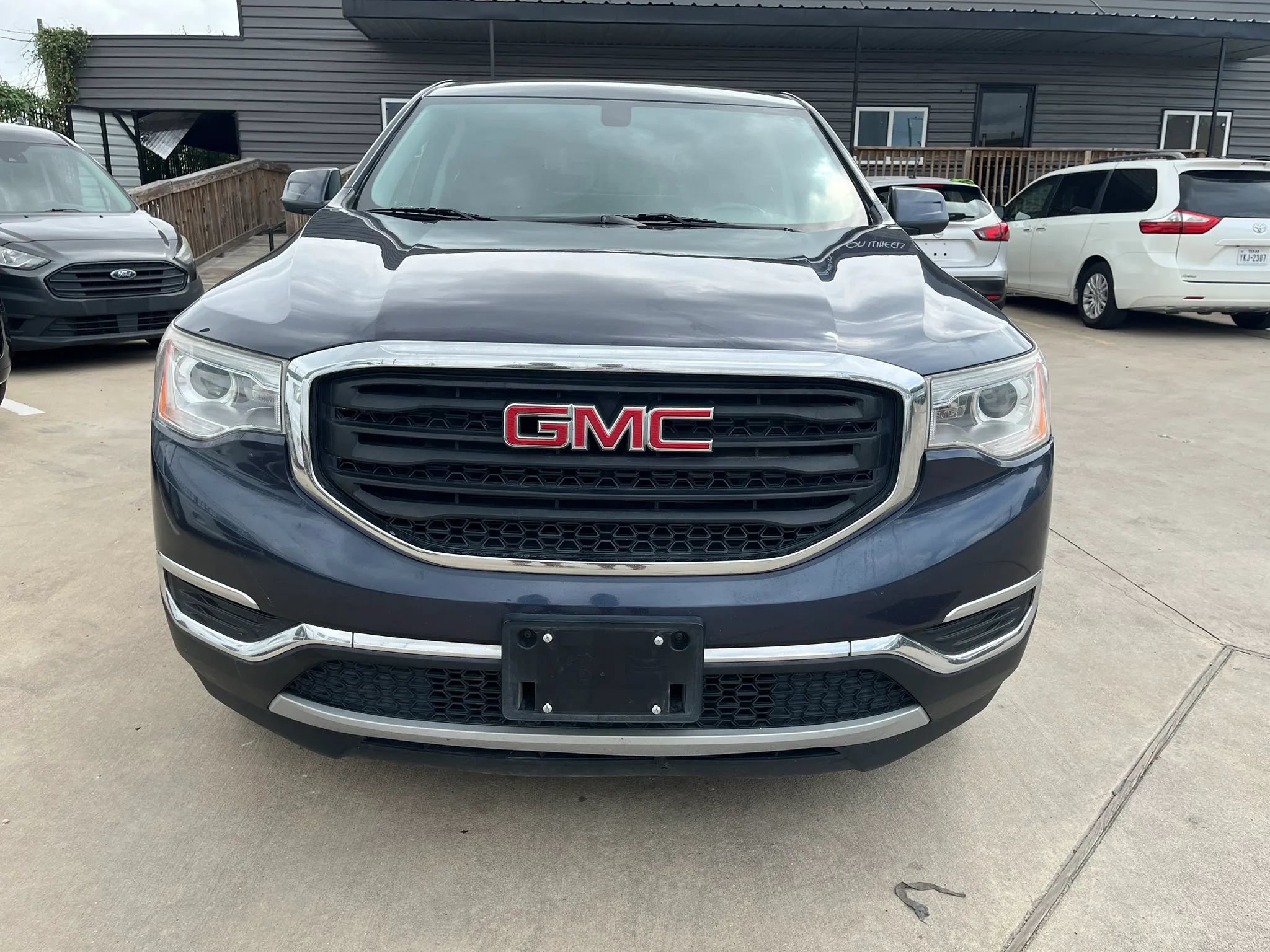 Used 2019 GMC Acadia SLE AWD/4WD image 17