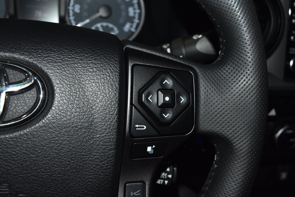 Used 2023 Toyota Tacoma TRD Off-Road AWD/4WD image 9