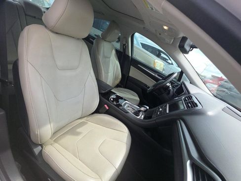 Used 2016 Ford Fusion Titanium FWD image 9