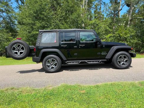 Used 2016 Jeep Wrangler Unlimited Sport AWD/4WD image 5