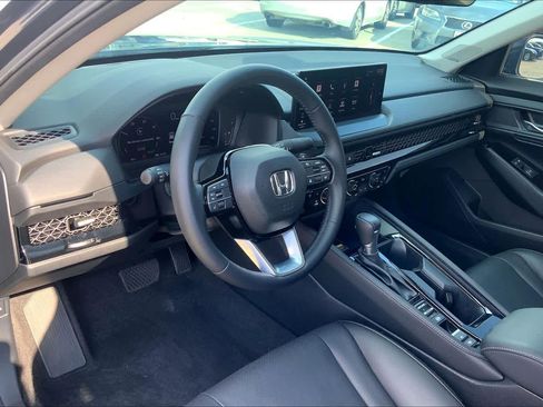 Used 2023 Honda Accord Touring image 17
