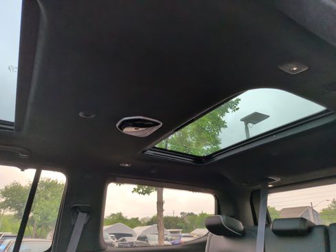 Used 2023 Jeep Grand Wagoneer Series III image 29