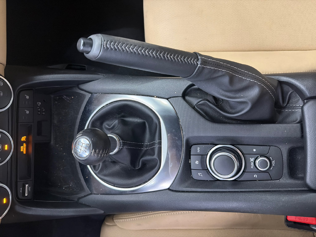 Used 2020 MAZDA MX-5 Miata RF Grand Touring RWD image 19
