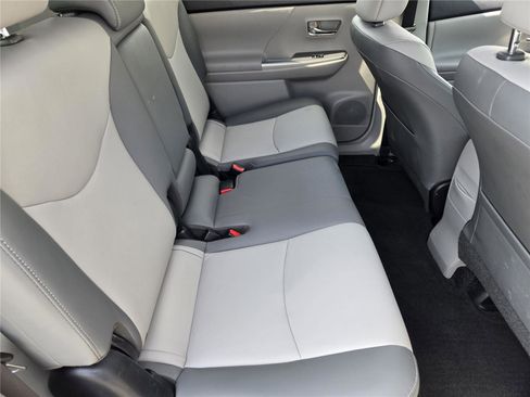 Used 2016 Toyota Prius V Four FWD image 29