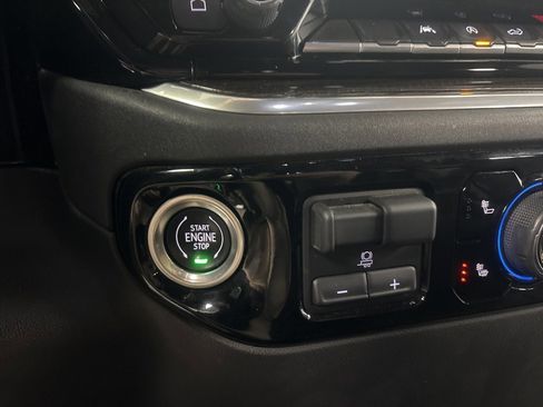 Used 2022 Chevrolet Silverado 1500 LT image 22