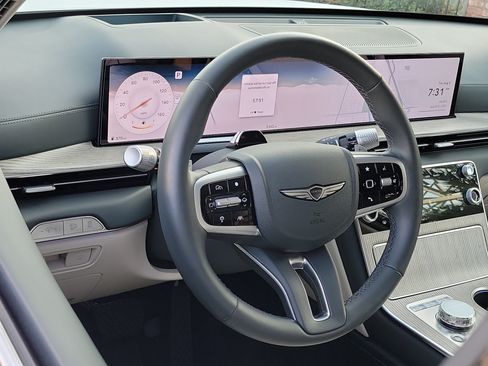 Certified 2026 Genesis GV80 3.5T Advanced AWD/4WD image 9