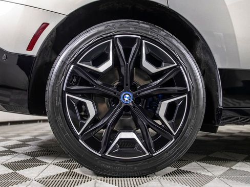 Used 2023 BMW iX xDrive50 w/ Sport Package image 41