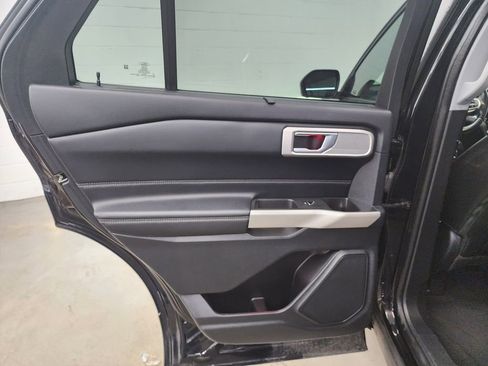 Used 2021 Ford Explorer Limited image 25
