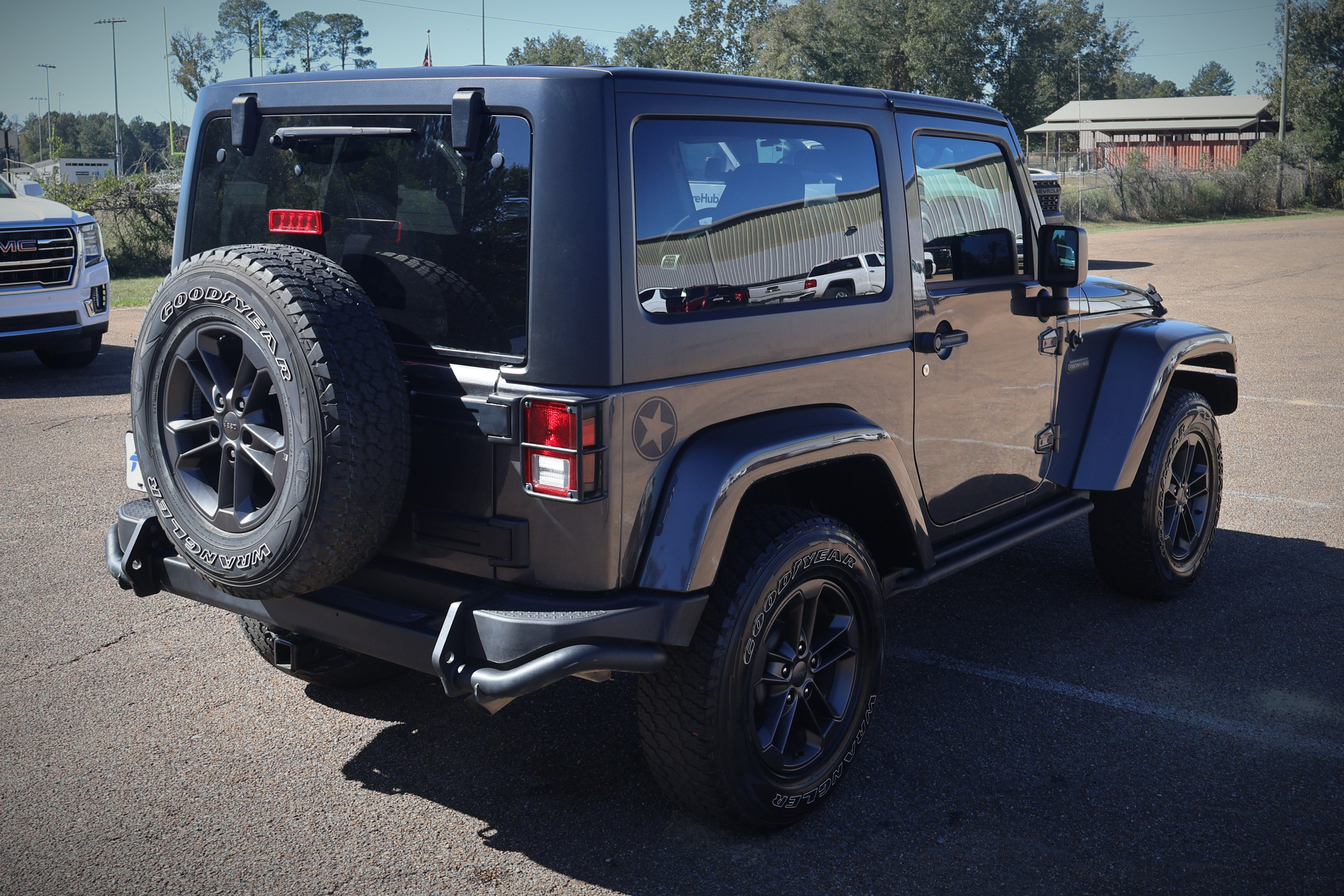 Used 2018 Jeep Wrangler Sport AWD/4WD image 7