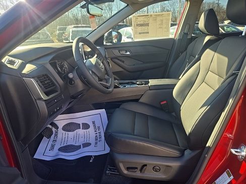 New 2026 Nissan Pathfinder SL image 10