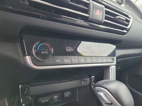 Used 2021 Kia Seltos SX w/ SX Sunroof Package image 23