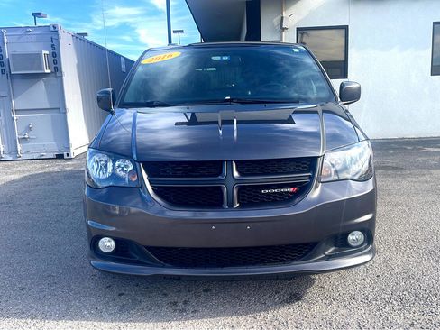 Used 2016 Dodge Grand Caravan R/T image 3
