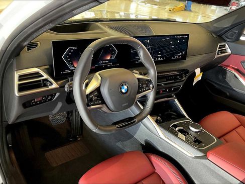 Certified 2025 BMW 330i Sedan w/ Premium Package image 13